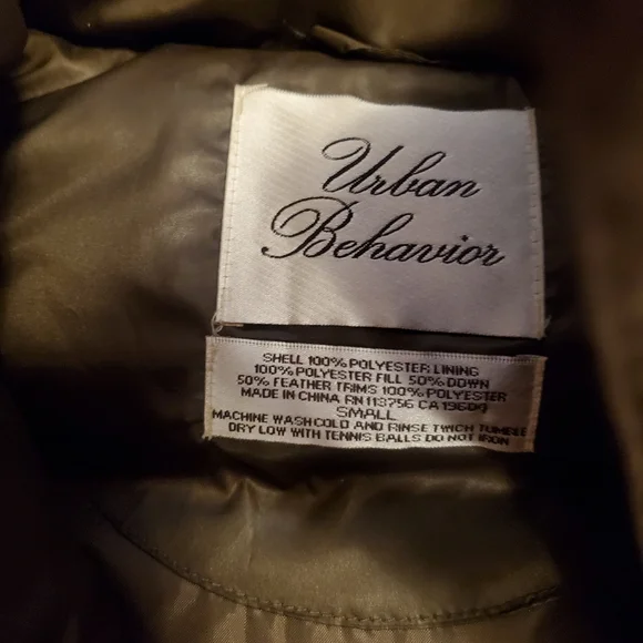 Urban behavior puffer vest small - Picture 3 of 6